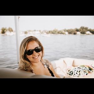 Meet your Posher, Rose